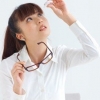 医师指出30度俯看电脑可防眼干