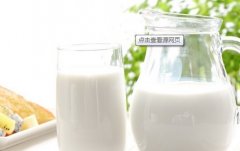 夏季巧用牛奶 营养高又防暑